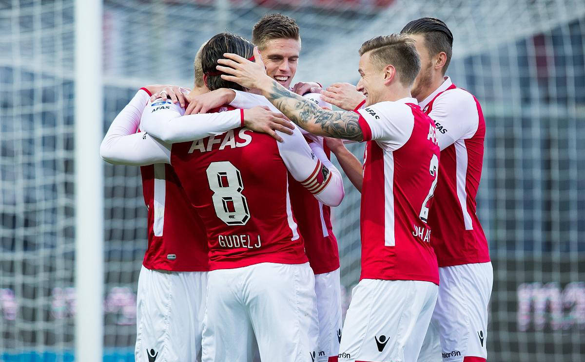 9体育-里程碑夜阿贾克斯状态回暖，欧联清晨刷纪录，媒体盛赞，身体对抗强度拉满的简单介绍