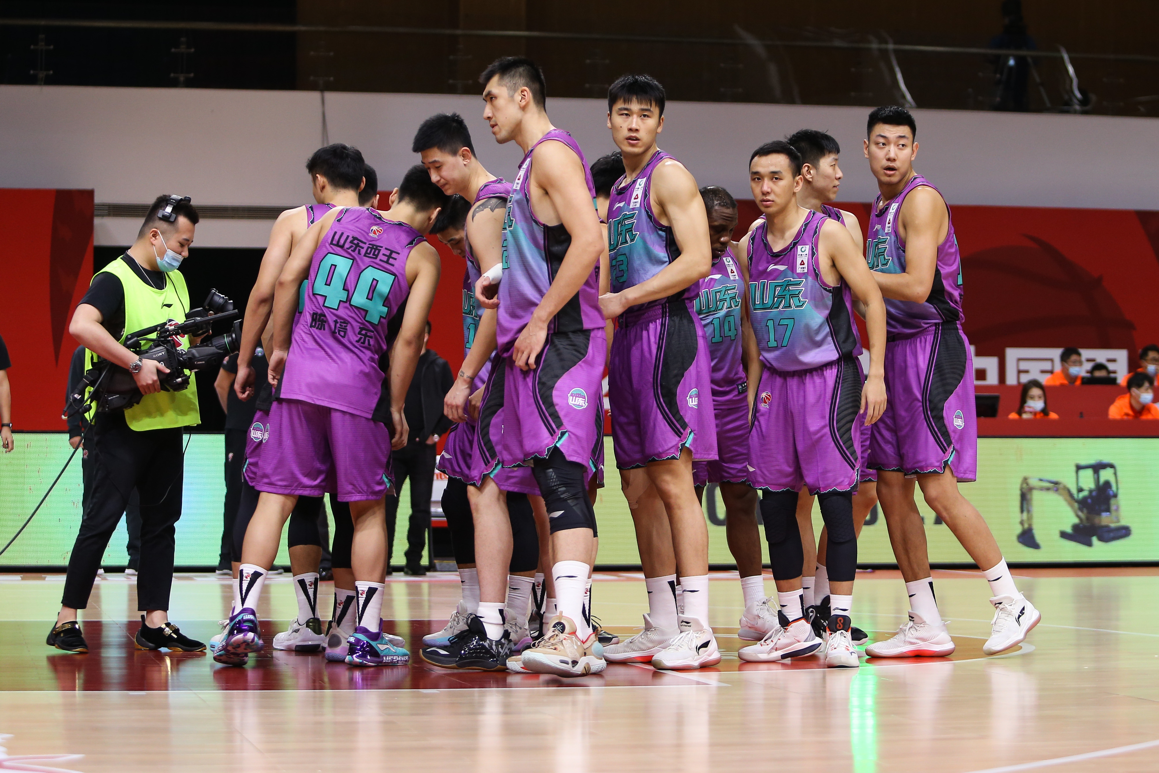 Jiuyou Sports-山东男篮内部会议纪要流出——赛前止住颓势，德甲使命明确，资深球员宣示担当的简单介绍